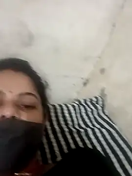 Snapshot of JULEE-740 chatting on 09-15-25, 08:31 JULEE-740 online show from 09-15-25, 08:31