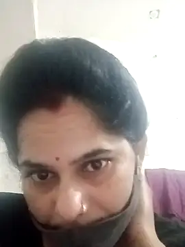 Snapshot of JULEE-740 chatting on 09-21-25, 06:31 JULEE-740 online show from 09-21-25, 06:31