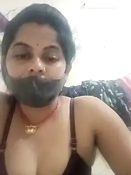 Snapshot of JULEE-740 chatting on 10-08-25, 12:19 JULEE-740 online show from 10-08-25, 12:19