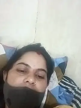 Snapshot of JULEE-740 chatting on 10-10-25, 11:59 JULEE-740 online show from 10-10-25, 11:59