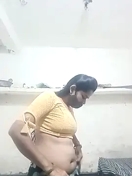 Snapshot of JULEE-740 chatting on 10-12-25, 06:29 JULEE-740 online show from 10-12-25, 06:29