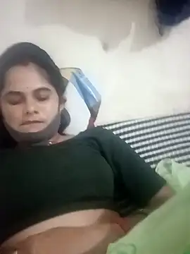 Snapshot of JULEE-740 chatting on 10-13-25, 07:19 JULEE-740 online show from 10-13-25, 07:19