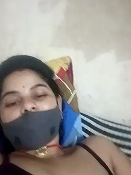 Snapshot of JULEE-740 chatting on 10-14-25, 11:27 JULEE-740 online show from 10-14-25, 11:27