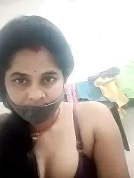 Snapshot of JULEE-740 chatting on 10-17-25, 03:14 JULEE-740 online show from 10-17-25, 03:14