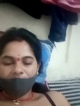 Snapshot of JULEE-740 chatting on 10-18-25, 03:42 JULEE-740 online show from 10-18-25, 03:42