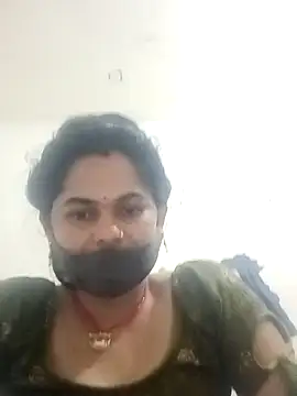 Snapshot of JULEE-740 chatting on 10-23-25, 11:46 JULEE-740 online show from 10-23-25, 11:46