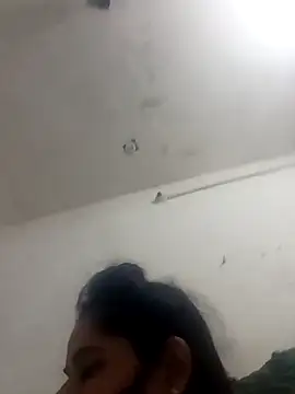 Snapshot of JULEE-740 chatting on 10-29-25, 04:20 JULEE-740 online show from 10-29-25, 04:20