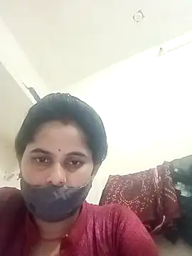 Snapshot of JULEE-740 chatting on 10-31-25, 08:26 JULEE-740 online show from 10-31-25, 08:26