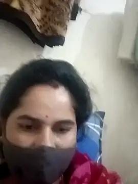 Snapshot of JULEE-740 chatting on 11-11-25, 05:18 JULEE-740 online show from 11-11-25, 05:18