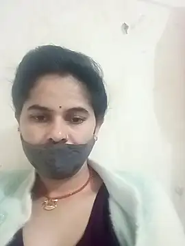 Snapshot of JULEE-740 chatting on 11-16-25, 05:13 JULEE-740 online show from 11-16-25, 05:13