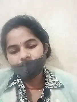 Snapshot of JULEE-740 chatting on 11-19-25, 11:49 JULEE-740 online show from 11-19-25, 11:49