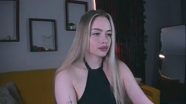 Snapshot of AvroraGoldie chatting on 11-29-25, 10:29 AvroraGoldie online show from 11-29-25, 10:29