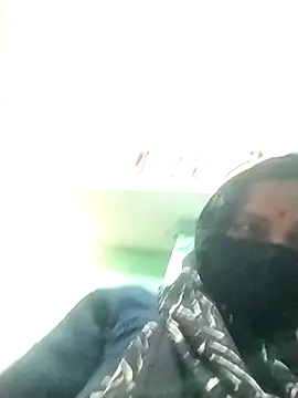 Snapshot of Rajnee33A chatting on 04-15-26, 05:36 Rajnee33A online show from 04-15-26, 05:36