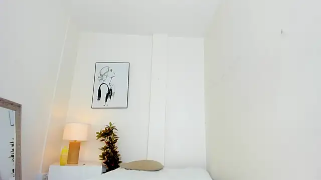 Snapshot of emy_barnert chatting on 10-25-25, 01:07 emy barnert online show from 10-25-25, 01:07