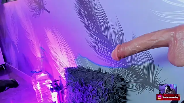 Snapshot of Alanna-sloppy chatting on 09-09-25, 06:18 Alanna-sloppy online show from 09-09-25, 06:18