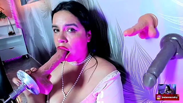 Snapshot of Alanna-sloppy chatting on 10-18-25, 02:29 Alanna-sloppy online show from 10-18-25, 02:29