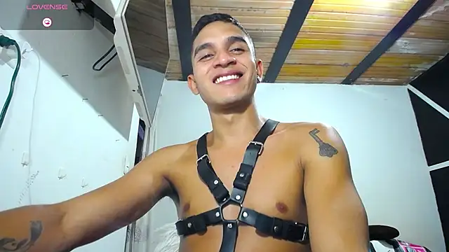 Angel latinboy online show from 01-09-25, 10:20