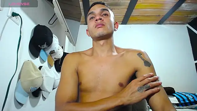 Angel latinboy online show from 01-14-25, 02:50