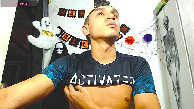 Angel latinboy online show from 10-14-25, 10:10