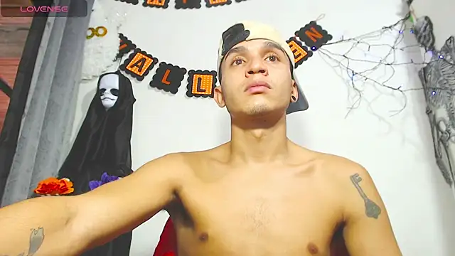 Angel latinboy online show from 10-23-25, 05:12