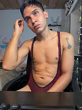 Angel latinboy online show from 04-28-26, 02:55