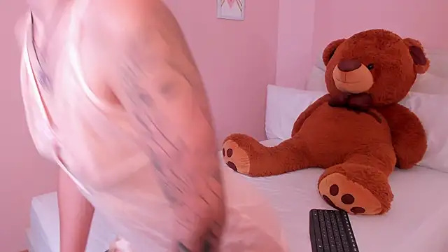 mae lyra online show from 09-23-25, 09:40