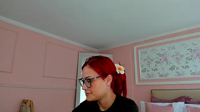 mae lyra online show from 04-28-26, 05:29