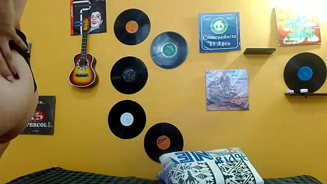 skinnyverus18 online show from 11-13-25, 07:24