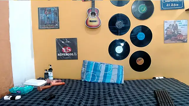 skinnyverus18 online show from 04-16-26, 09:39