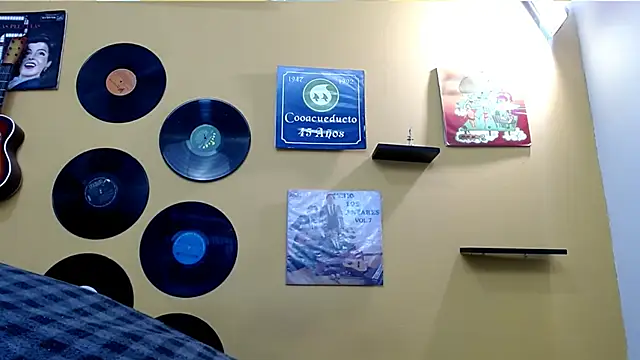 skinnyverus18 online show from 04-24-26, 07:05