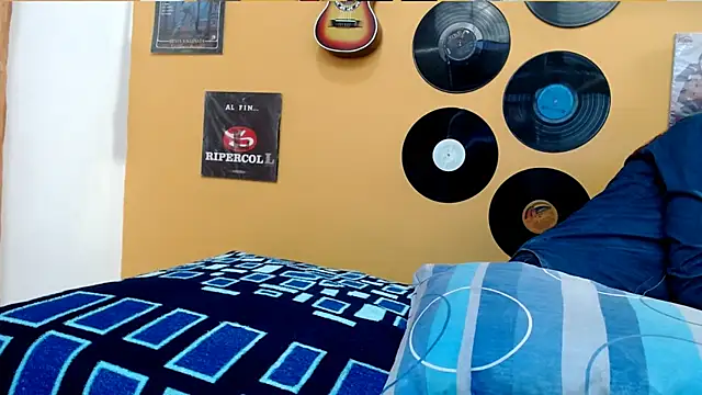 skinnyverus18 online show from 04-29-26, 07:42