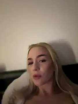 Snapshot of DaryaDoll chatting on 11-26-25, 10:11 DaryaDoll online show from 11-26-25, 10:11