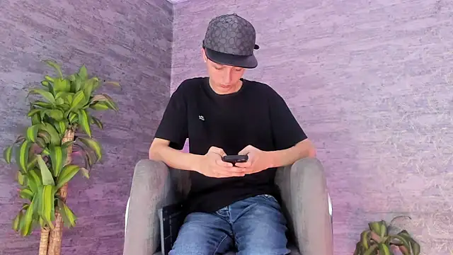 ArthurCox online show from 09-17-25, 05:47