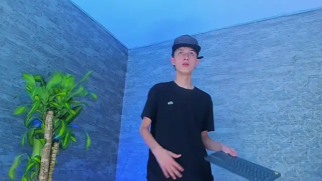 ArthurCox online show from 09-24-25, 05:27