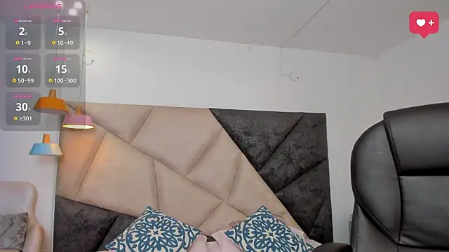 SaraWagner  online show from 11-25-25, 01:38