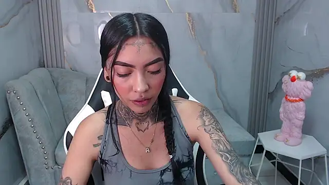 Ashley Blum v online show from 09-15-25, 07:36