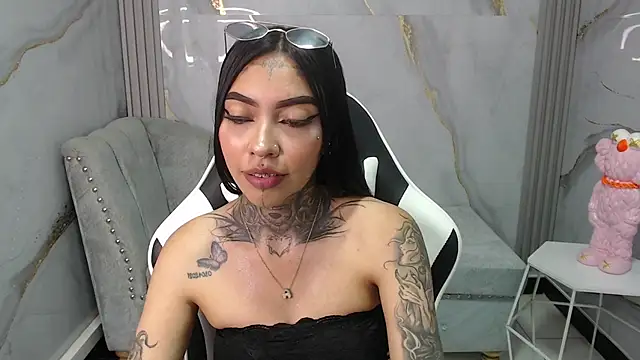 Ashley Blum v online show from 10-02-25, 08:05