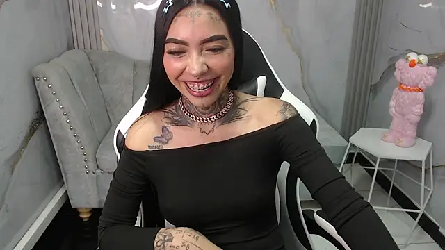 Ashley Blum v online show from 10-03-25, 07:55