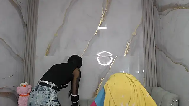 Ashley Blum v online show from 12-20-25, 08:05