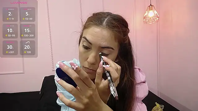 Snapshot of danna7cute chatting on 09-19-25, 08:53 danna7cute online show from 09-19-25, 08:53