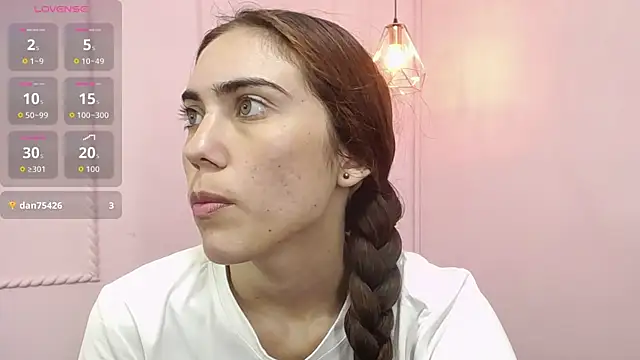 Snapshot of danna7cute chatting on 10-17-25, 08:55 danna7cute online show from 10-17-25, 08:55