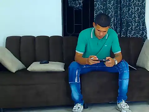 Snapshot of jefferson_exotic21 chatting on 11-30-25, 06:50 jefferson exotic21 online show from 11-30-25, 06:50