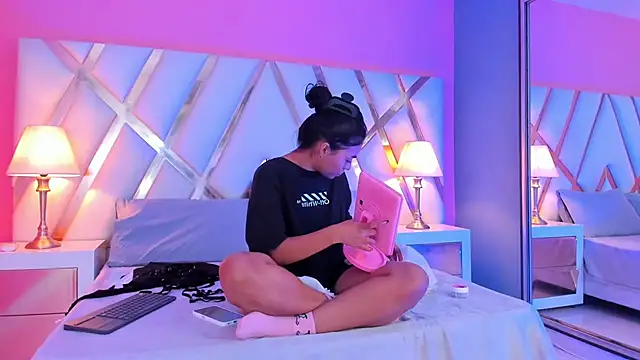 JadeeKhan online show from 10-07-25, 09:01