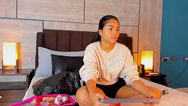 JadeeKhan online show from 11-16-25, 05:24