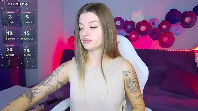 LindaBrilliant online show from 10-12-25, 02:54