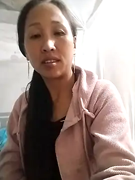 Snapshot of cute_love00 chatting on 10-23-25, 01:10 cute love00 online show from 10-23-25, 01:10