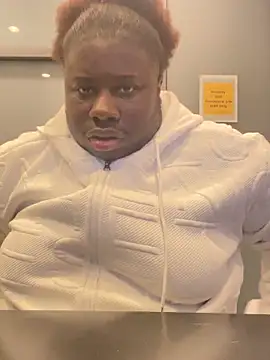 Snapshot of Breezylws chatting on 10-12-25, 06:23 Breezylws online show from 10-12-25, 06:23