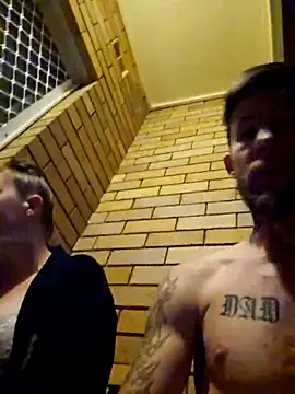 Snapshot of Couplesplay1 chatting on 10-11-25, 12:47 Couplesplay1 online show from 10-11-25, 12:47