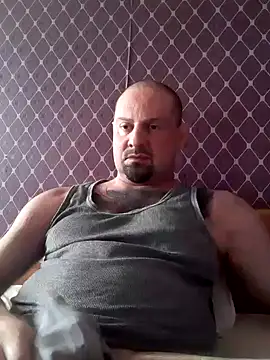 Snapshot of _NEREZA_ chatting on 10-15-25, 01:33 NEREZA online show from 10-15-25, 01:33