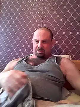 Snapshot of _NEREZA_ chatting on 10-17-25, 02:41 NEREZA online show from 10-17-25, 02:41